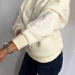 Sudadera blanca con bordado